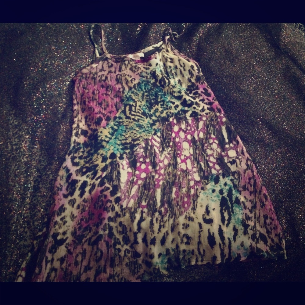 Timeless strap mini dress 👗🌸